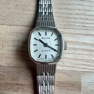 Bulova ladies vintage style silver tone dress watch NEW BATTERY